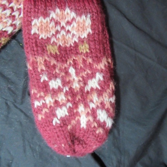 Relisted Sonoma Super cozy hat w pom & mittens retro boho vibe soft cozy yarns - Picture 12 of 12